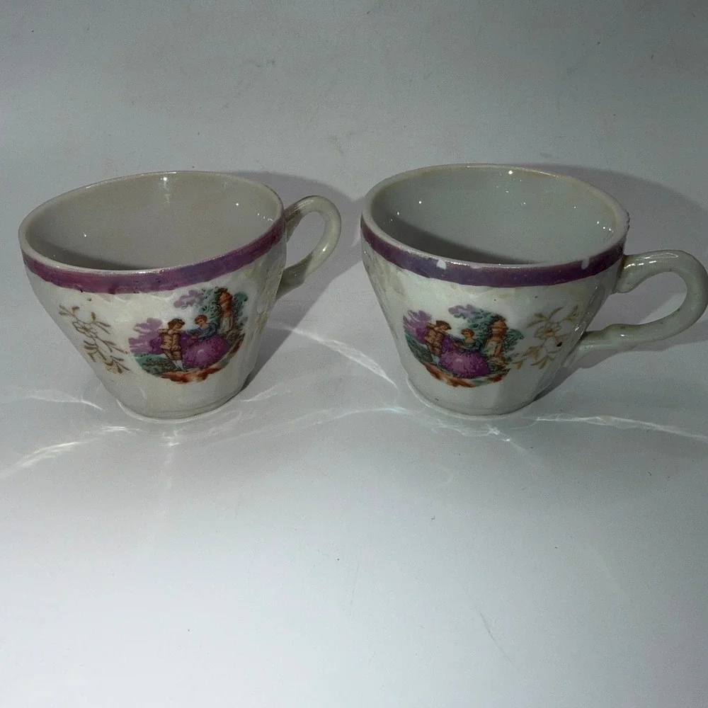 Pair‎ of Vintage Lusterware Courting Couple iridescent Teacups Japan
